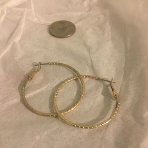Textured gold tone hoop earrings